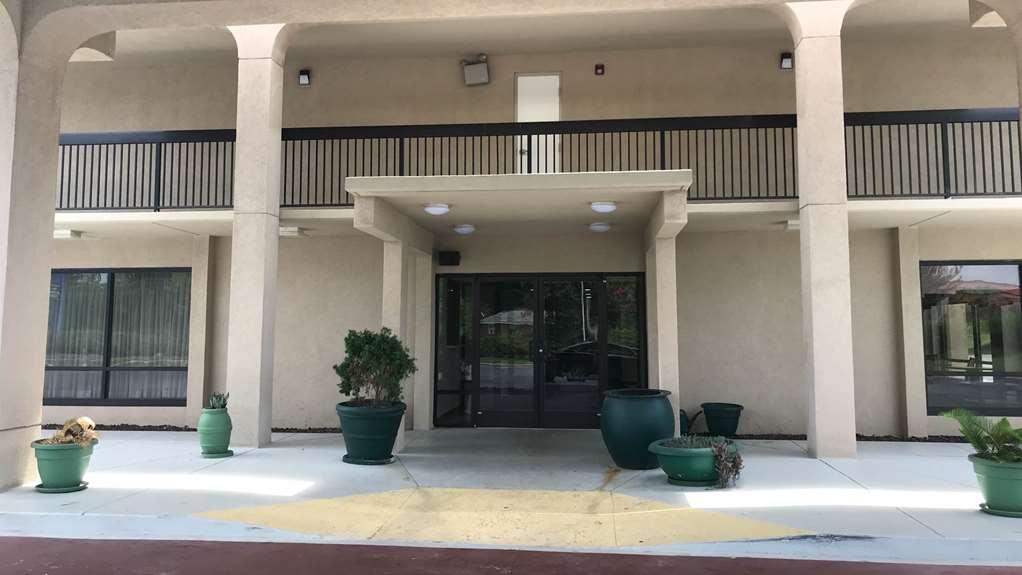 Dublin Inn And Suites Exterior photo