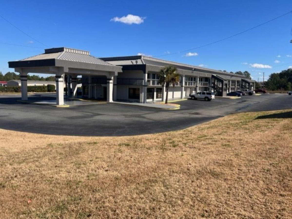 Dublin Inn And Suites Exterior photo