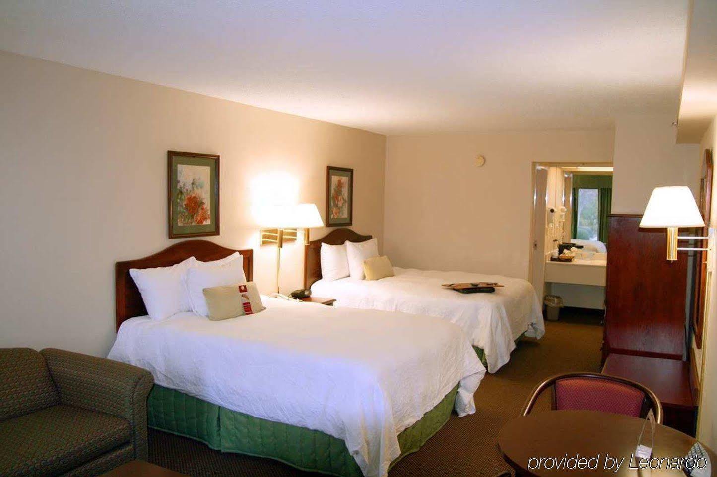 Dublin Inn And Suites Exterior photo
