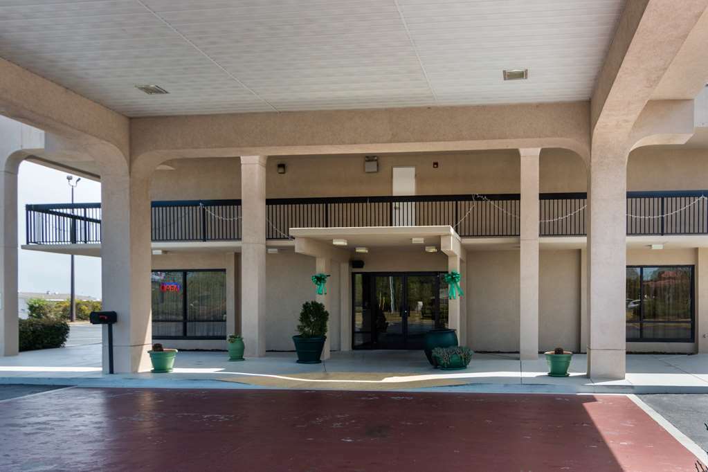 Dublin Inn And Suites Exterior photo